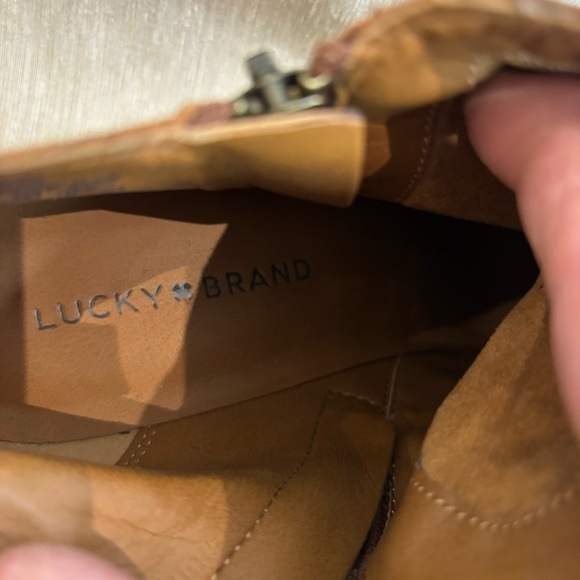 LUCKY BRAND Sz 9 Light Distressed Zipper Closure Stacked Heel Leather  Booties - Picture 7 of 10